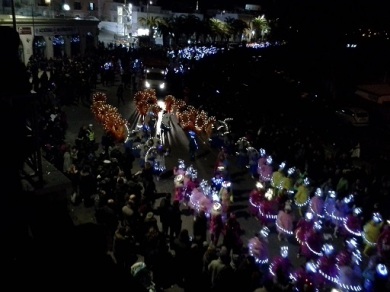 The parade included heaps of school children in elaborate costumes that we light up with LEDs. 